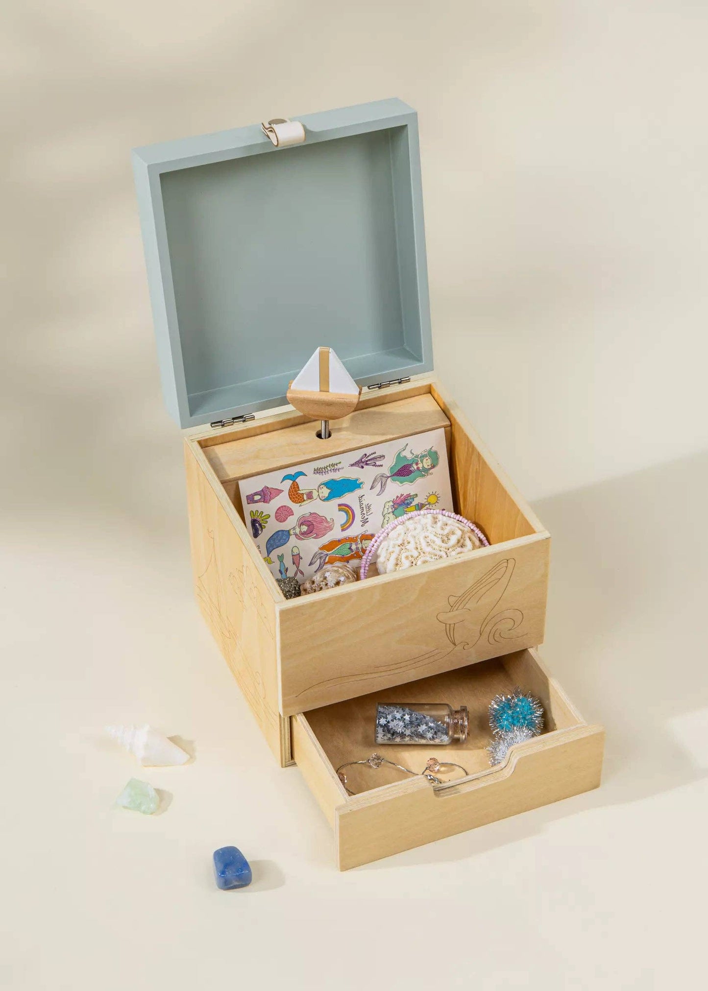 Wooden Musical Souvenir Box – Ocean-Themed Nursery Keepsake with Pop-Up Sailboat