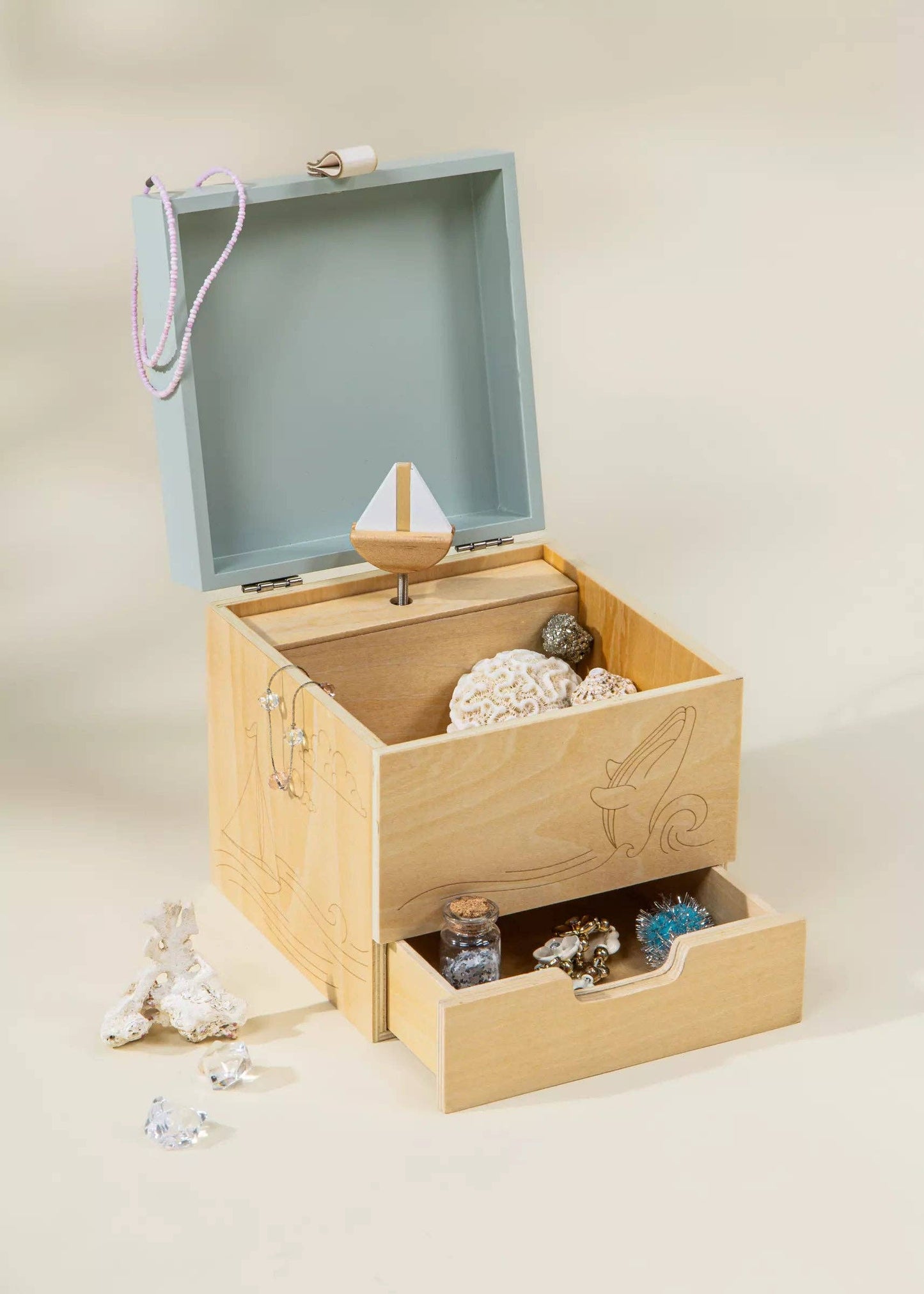 Wooden Musical Souvenir Box – Ocean-Themed Nursery Keepsake with Pop-Up Sailboat