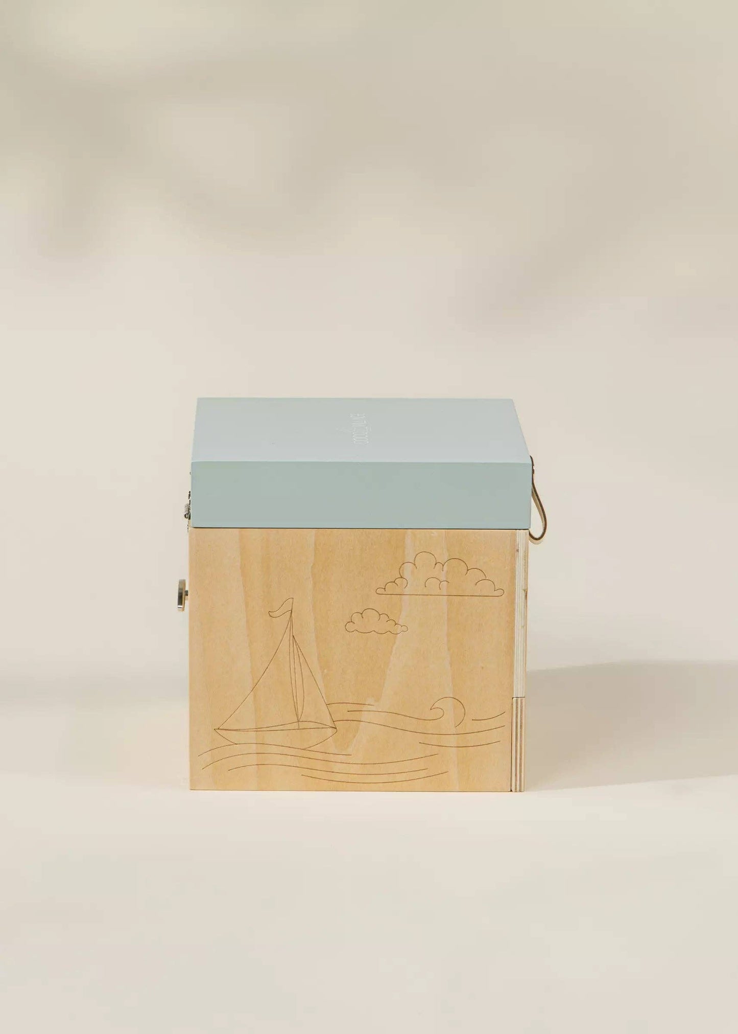Wooden Musical Souvenir Box – Ocean-Themed Nursery Keepsake with Pop-Up Sailboat
