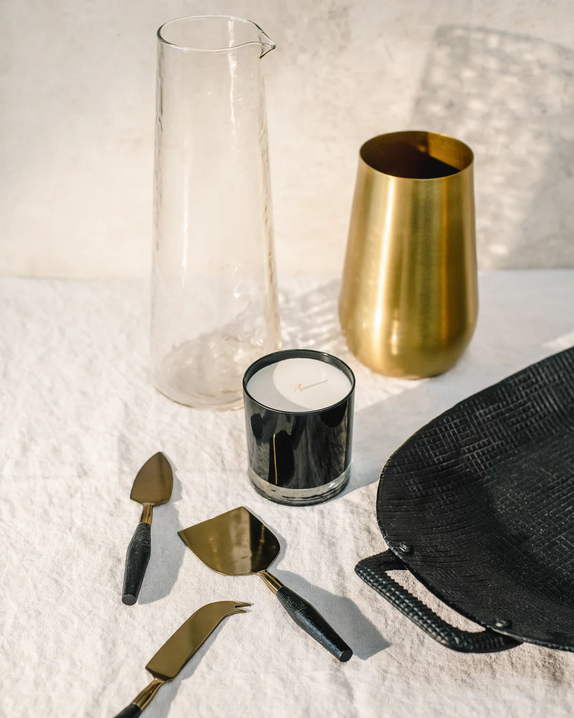 Elegant Rippled Glass Pitcher for Stylish Entertaining