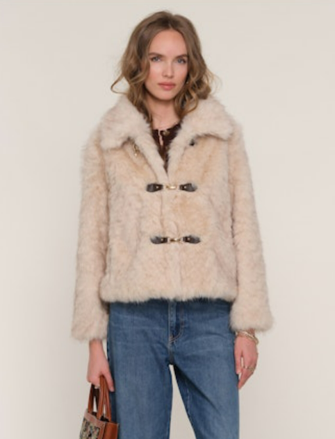 Elsbeth Faux Fur Jacket – Relaxed Fit with Side Pockets