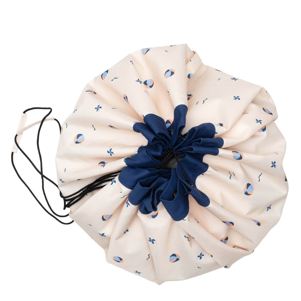 
                      
                        Outdoor beach storage bag ballon - Grace & Haven
                      
                    