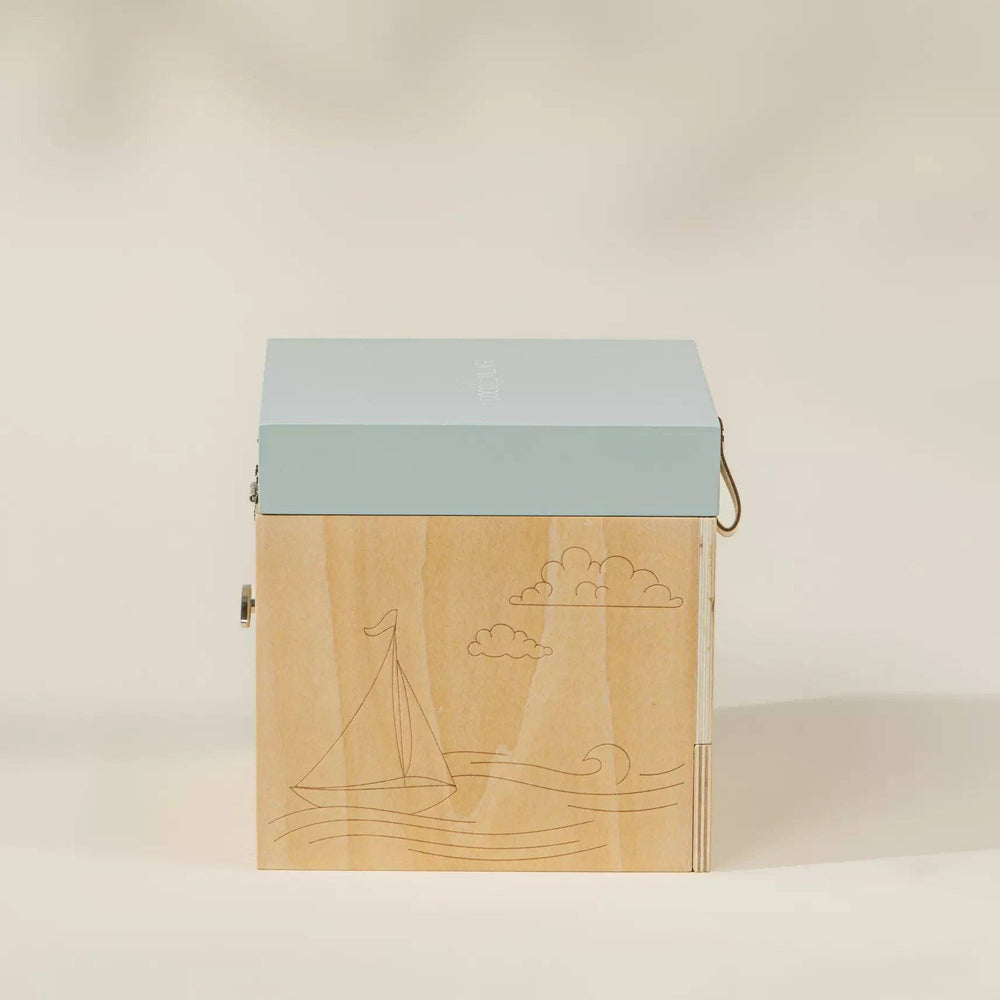 
                      
                        Wooden Musical Souvenir Box – Ocean-Themed Nursery Keepsake with Pop-Up Sailboat
                      
                    