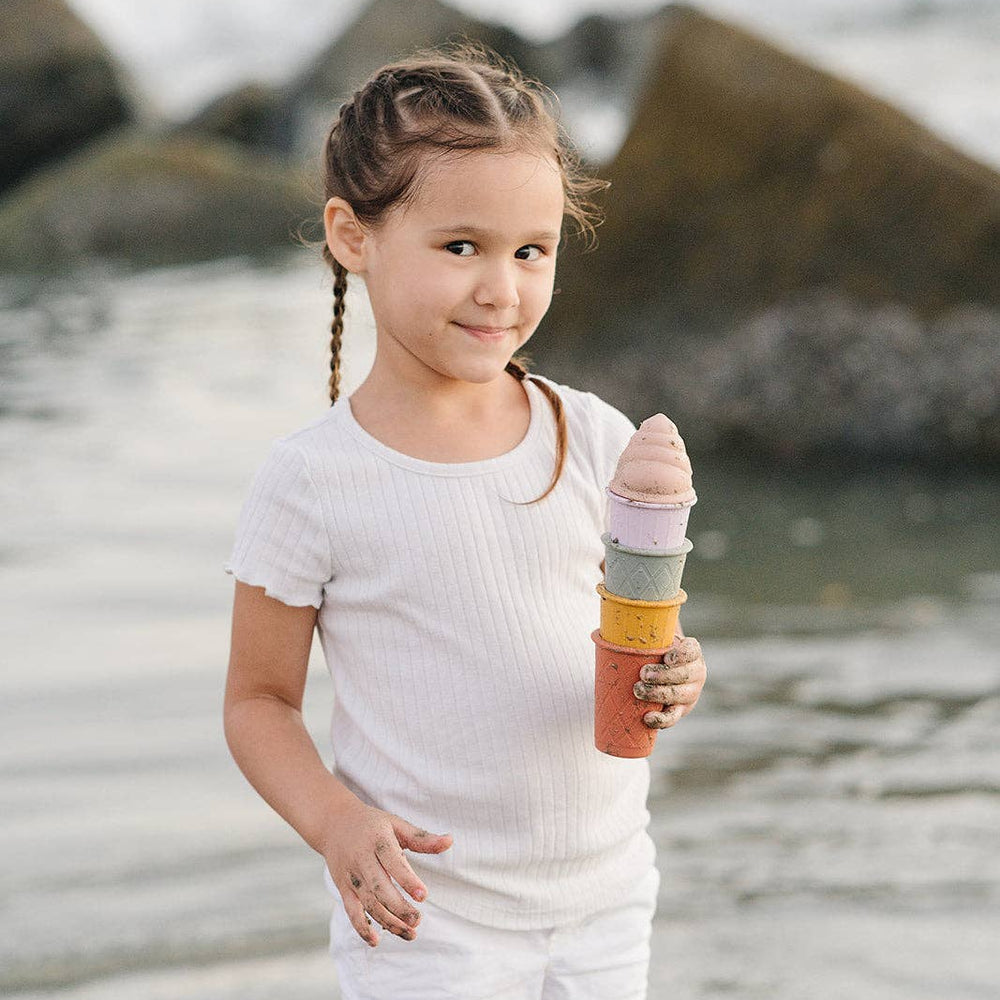
                      
                        Classic Retro Silicone Ice Cream Beach Set – 11-Piece Toy Set by Marlowe & Co
                      
                    