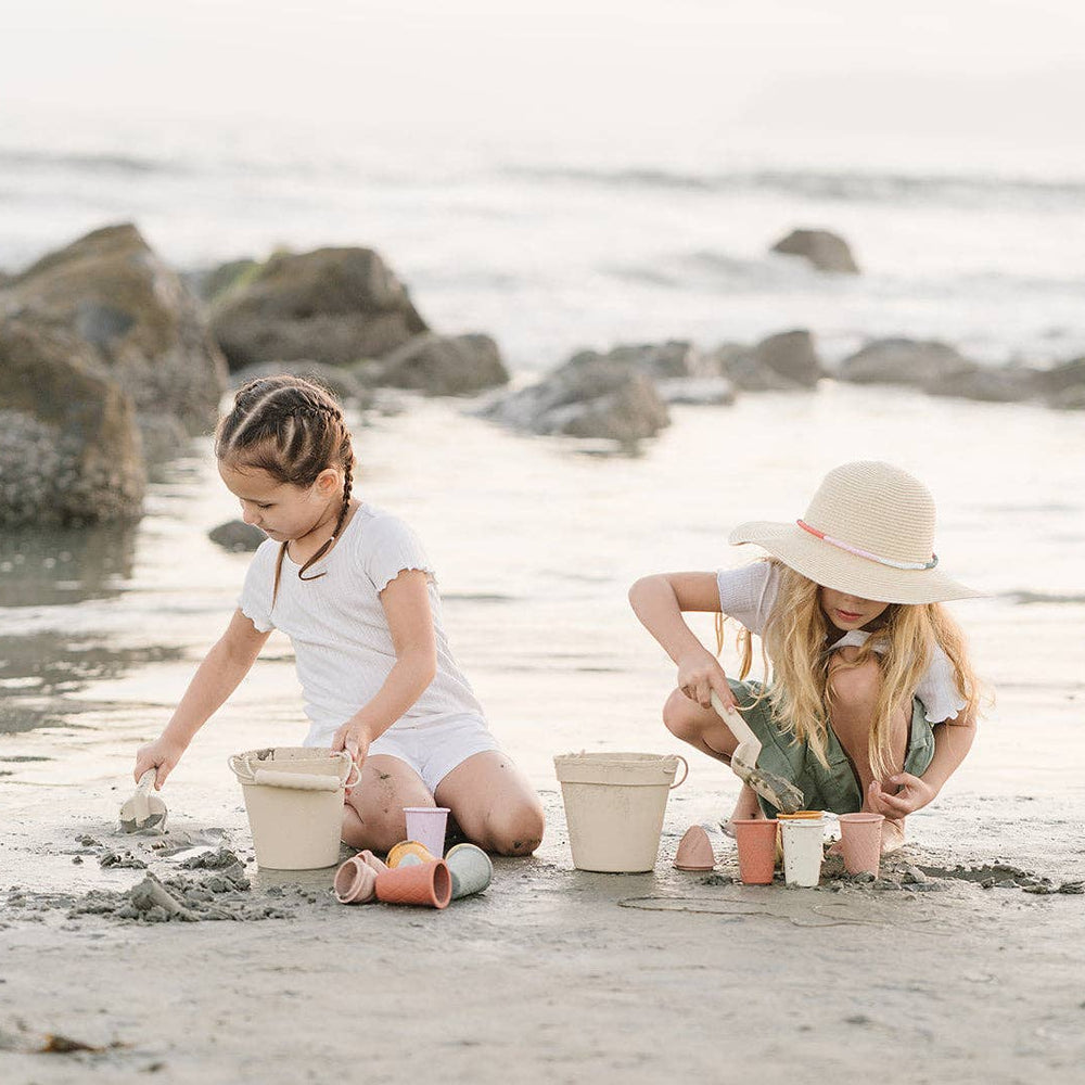 
                      
                        Classic Retro Silicone Ice Cream Beach Set – 11-Piece Toy Set by Marlowe & Co
                      
                    