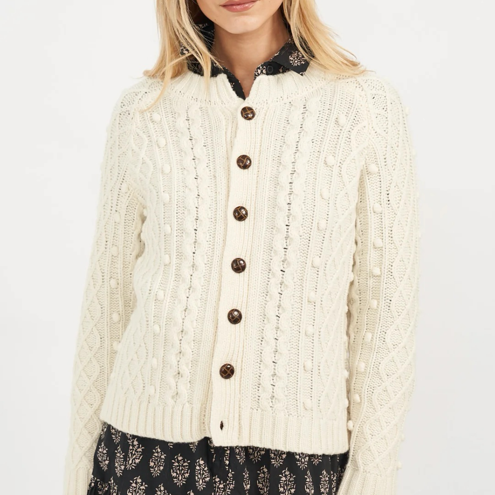 
                      
                        Classic Marea cashmere blend sweater in ivory, offering a stylish and comfortable fit
                      
                    