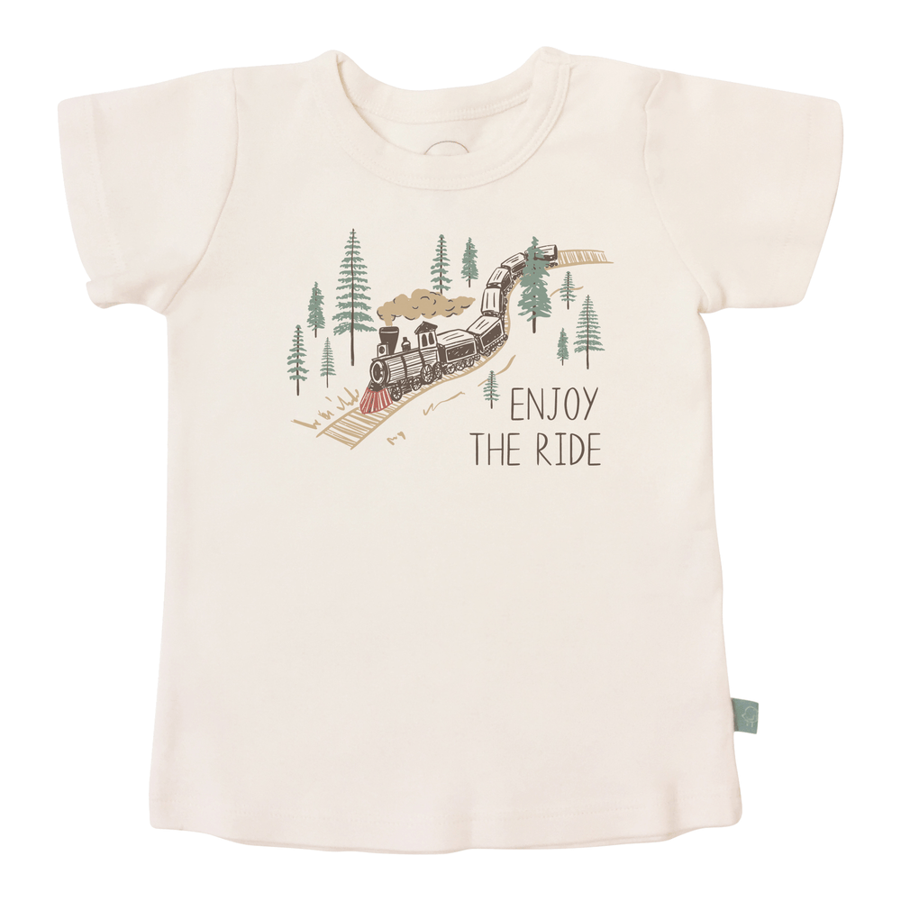 Featuring a playful, eye-catching graphic, this tee is made from 100% organic cotton, ensuring a soft and breathable feel for your child’s sensitive skin.