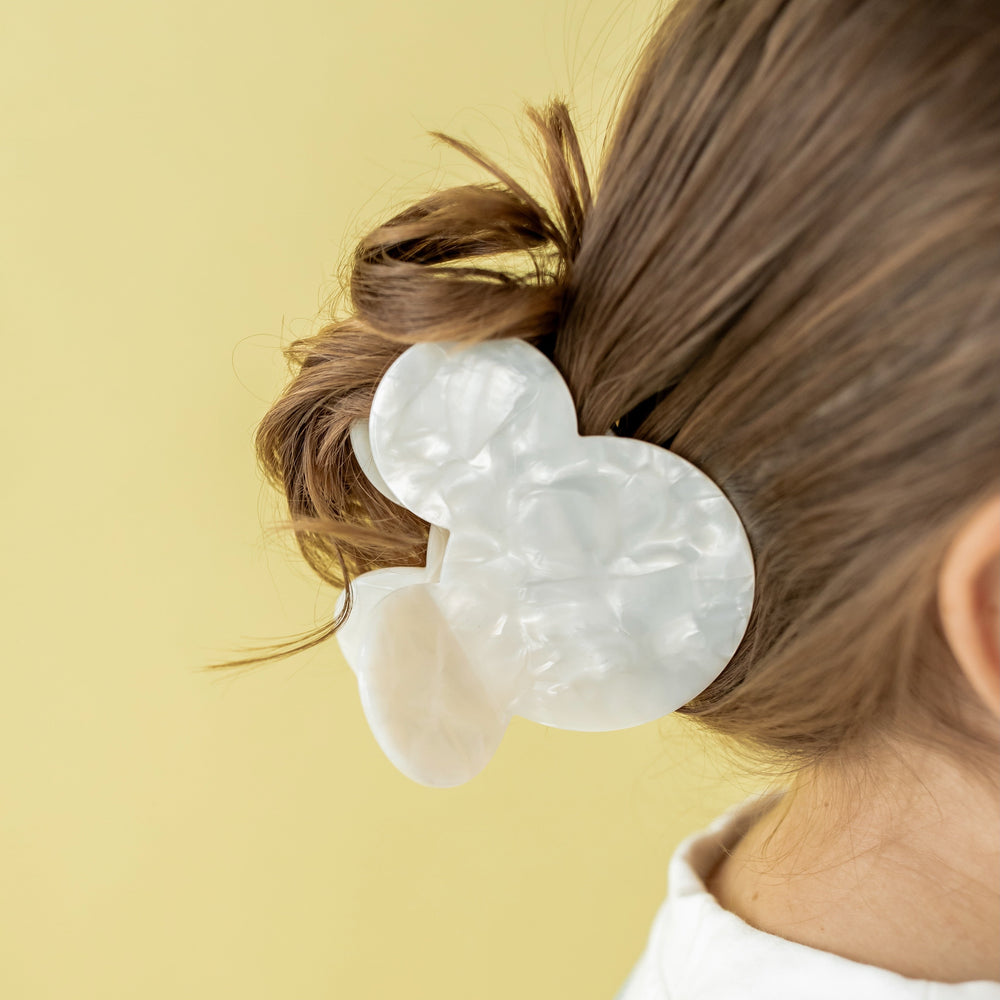 
                      
                        White | Mouse Claw Clip
                      
                    