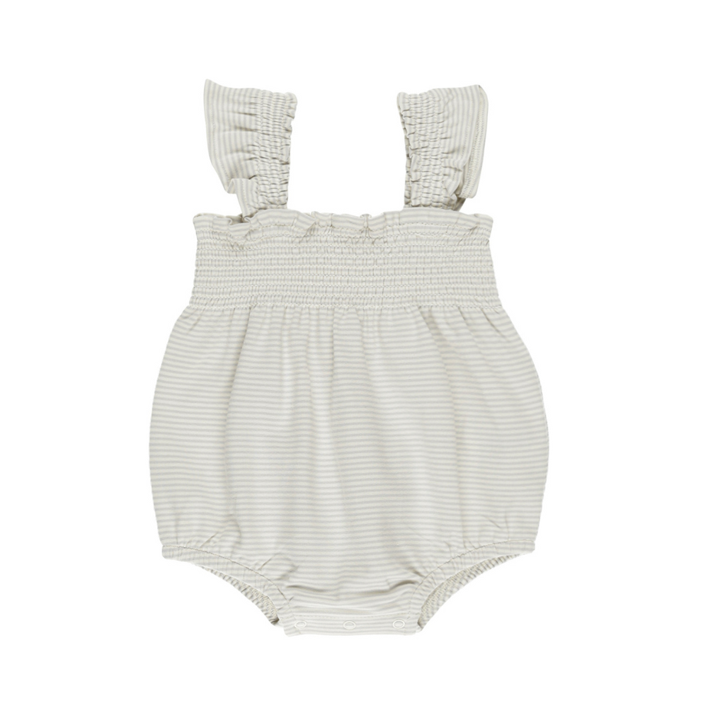 A must-have for any little trendsetter, this romper is both stylish and practical, making it an adorable go-to outfit!