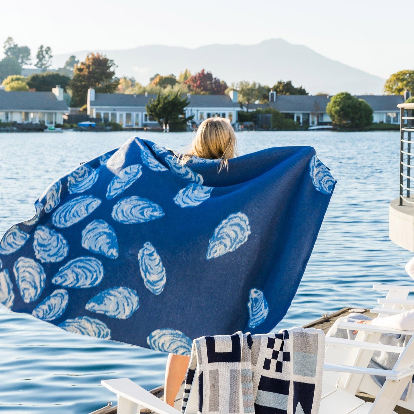 Oyster Throw Blanket – Coastal-Inspired Cozy Blanket for Beach House & Home