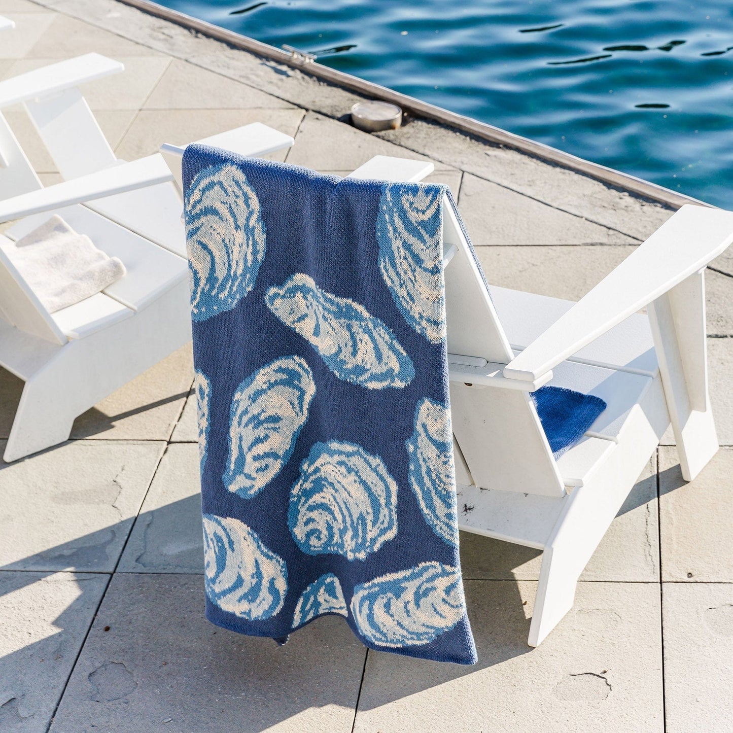Oyster Throw Blanket – Coastal-Inspired Cozy Blanket for Beach House & Home