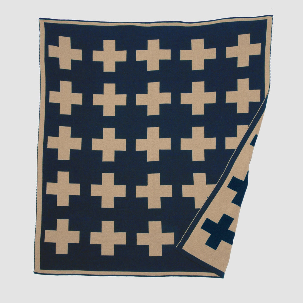 Swiss Cross Reversible Throw Blanket – Eco-Friendly Ski Chalet Inspired Cozy Throw
